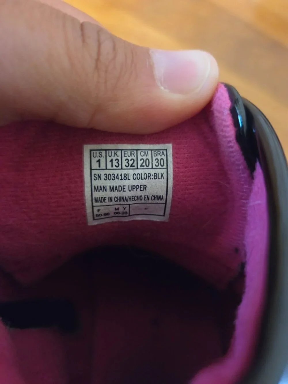 Sketchers boots size 1